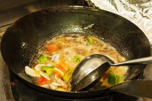 Fry the next dish without washing the pot. Cherry Dunci explains why this will hurt you! Remember to turn on the pumping smoker before and after cooking