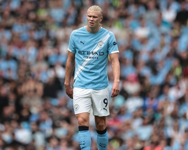 The rotation was completely defeated! Manchester United Rating: Bob Savinho and other five players scored 4 points, Harland scored 5 points as a substitute